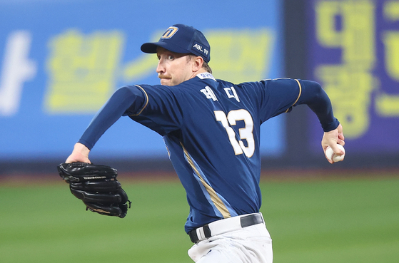Erick Fedde pitches for the NC Dinos during a postseason game against the KT Wiz at Suwon KT Wiz Park in Suwon, Gyeonggi in October. [YONHAP]
