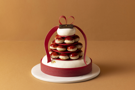 Christmas Saint Honore cake (115,200 won) at JW Marriott Dongdaemun Square Seoul in Jongno District, central Seoul [JW MARRIOTT DONGDAEMUN SQUARE SEOUL]
