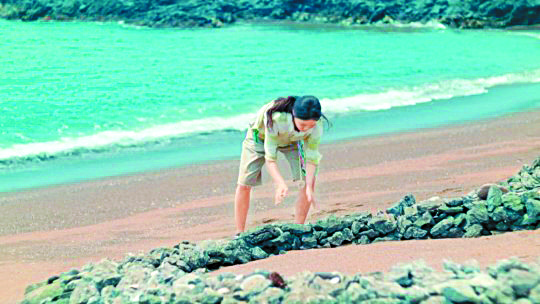 A scene from ″Castaway Diva″ featuring Park [TVN] 
