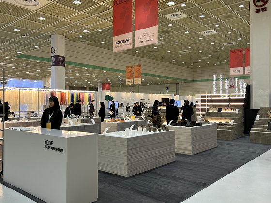 A view of the Craft Trend Fair 2023, which kicked off Thursday and continues until Sunday at Coex in Gangnam District, southern Seoul [SHIN MIN-HEE]
