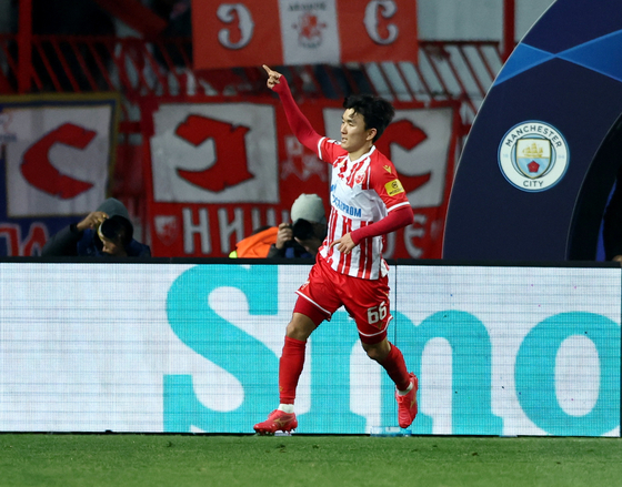 Red Star Belgrade's Hwang In-beom celebrates scoring against Manchester City at Rajko Mitic Stadium in Belgrade, Serbia on Wednesday.  [REUTERS/YONHAP]