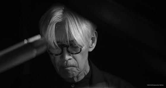 A scene from ″Ryuichi Sakamoto: Opus″ [MEDIA CASTLE]