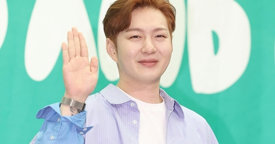 Singer Lee Changsub of boy band BTOB [FANTAGIO]