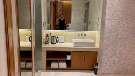 Former newscaster and TV personality Park Eun-young films her room at a sanhujoriwon in Gangnam District, southern Seoul. [SCREEN CAPTURE]