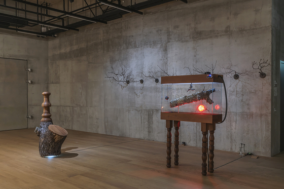 “Gesture of Cultivation″ by Yoo Hwa-soo [SONGEUN]