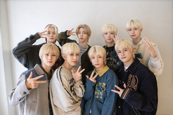 Boy band 8TURN back with third EP ″Stunning″ [MNH ENTERTAINMENT]