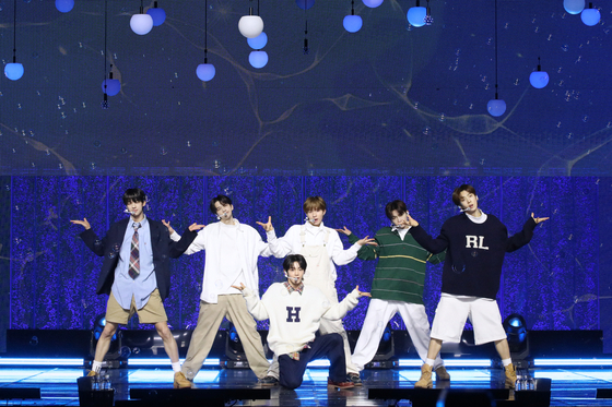 Rookie boy band TWS performs its debut lead track "plot twist" during a press showcase held Monday at the Blue Square in central Seoul. [PLEDIS ENTERTAINMENT]
