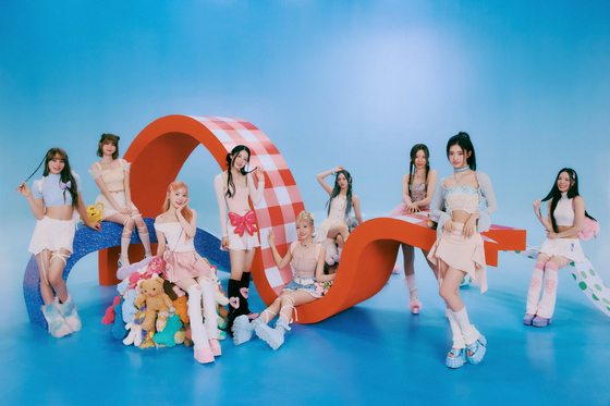 Girl group NiziU [JYP ENTERTAINMENT]