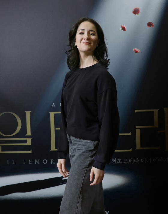Adriana Tomeu plays Madame Becker in "Il Tenore" [PARK SANG-MOON]