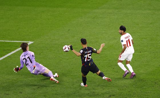 Jordan's Yazan Al Naimat scores their first goal. [REUTERS/YONHAP]