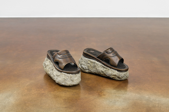 "A Pair of High Heels" by Gim Hong-sok [KUKJE GALLERY]