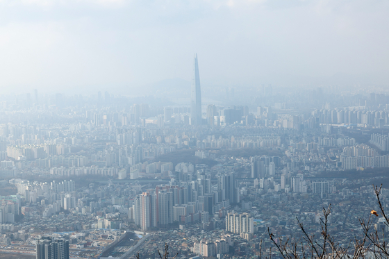 A view of Seoul from Namhansanseong Fortress in Gwangju, Gyeonggi [YONHAP]