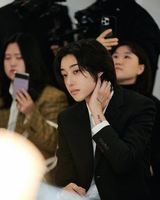 Singer-songwriter Lee Seung-joo, better known by his stage name Loren [SCREEN CAPTURE]