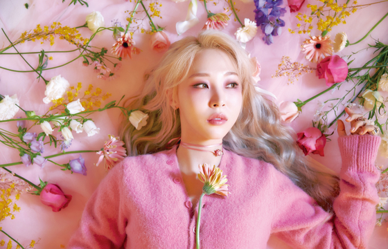 Mamamoo's Moon Byul will release her first solo full-length album ″Starlit of Muse″ [RBW]