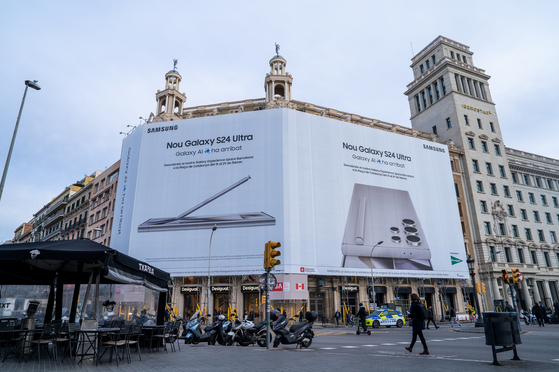 An outdoor advertisement of Galaxy S24 Ultra in Barcelona ahead of the Mobile World Congress 2024 that kicks off on Feb. 26. [NEWS1]