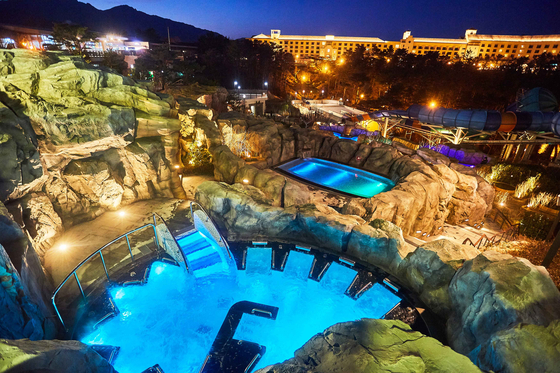 Seorak Waterpia at Hanwha Resort Seorak in Sokcho, Gangwon [CHOI SEUNG-PYO]