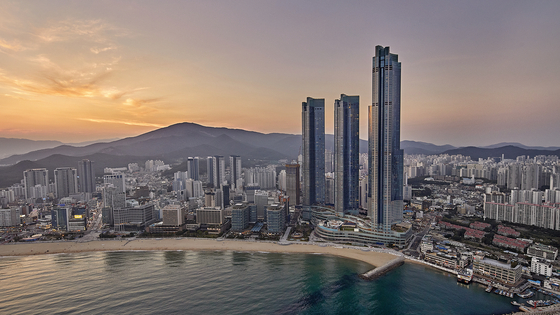 LCT residential building in Haeundae, Busan [LOTTE HOTEL]