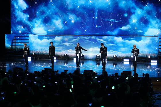 Boy band Omega X held its first concert in Korea, ″Island: Finally We Landed″ over the weekend, performing at Sungshin Women's University's Woonjung Green Campus Auditorium in Gangbuk District, northern Seoul. [IPQ] 