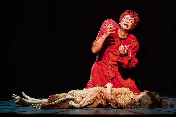 Musical actor Jung Sung-hwa plays Quasimodo during a scene of the ongoing production of "Notre-Dame de Paris" at the Sejong Center for the Performing Arts' Grand Theater in Jung District, central Seoul. [MAST INTERNATIONAL]                