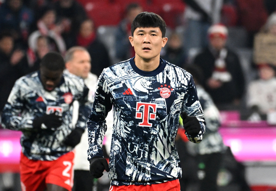 Bayern Munich's Kim Min-jae warms up before a match against VfB Stuttgart at Allianz Arena in Munich, Germany on Dec. 17, 2023. [REUTERS/YONHAP]