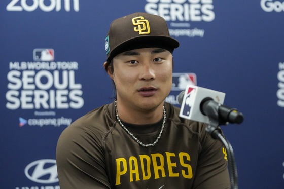 San Diego Padres' Kim Ha-seong attends a news conference at Gocheok Sky Dome in western Seoul on Saturday.  [AP/YONHAP]