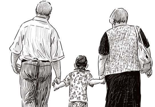 The increase in grandparents' participation in child-rearing is leading the government to expand its scope for child care leave. [SHUTTERSTOCK]