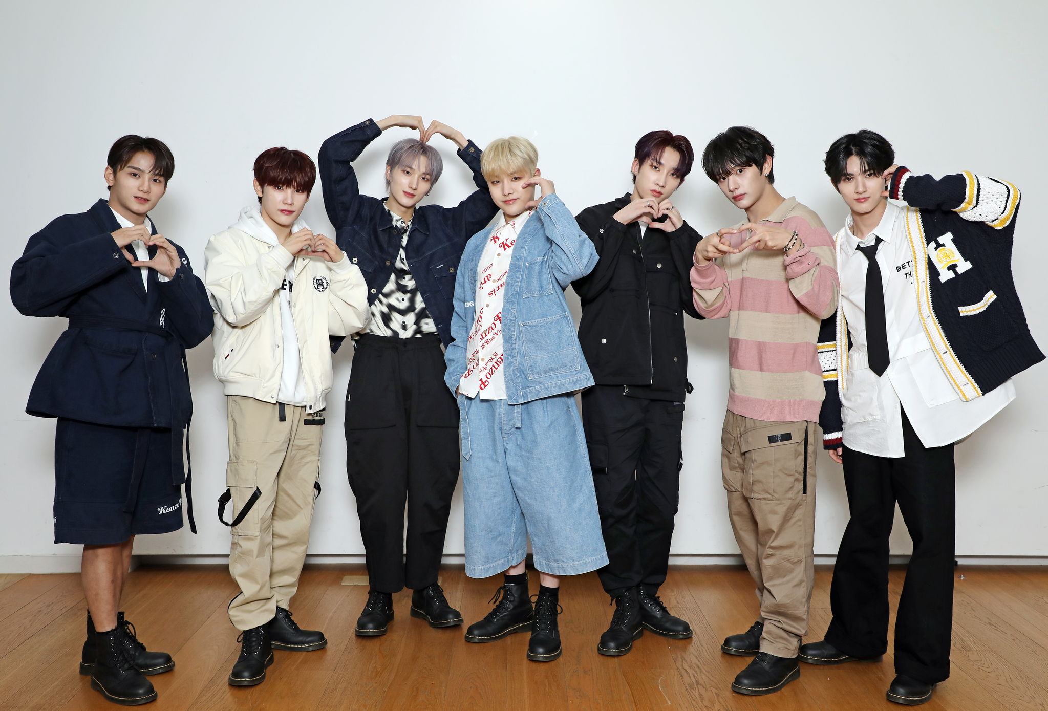 Members of boy band Xodiac pose for photos during an interview with the Korea JoongAng Daily on March 12 in western Seoul. [PARK SANG-MOON]