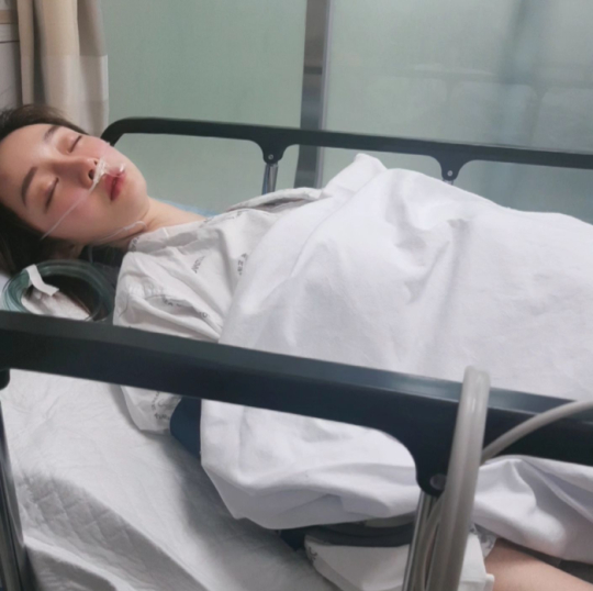 Lee A-reum uploaded a photo of her in an hospital gown in an Instagram post on Friday. [SCREEN CAPTURE]