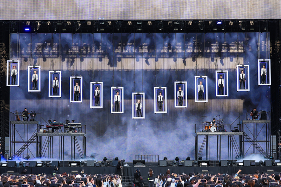 Seventeen's opening performance at the ″Follow Again″ concerts in Incheon [PLEDIS ENTERTAINMENT]