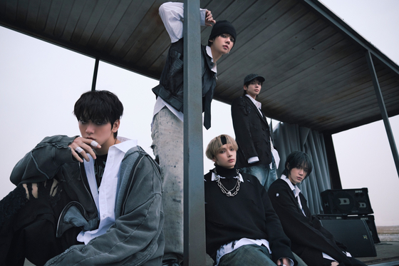 Boy band Tomorrow X Together [BIGHIT MUSIC]