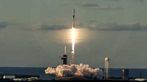 South Korea's second homegrown military surveillance satellite lifts off from the Kennedy Space Center in Florida on Sunday. [YONHAP] 