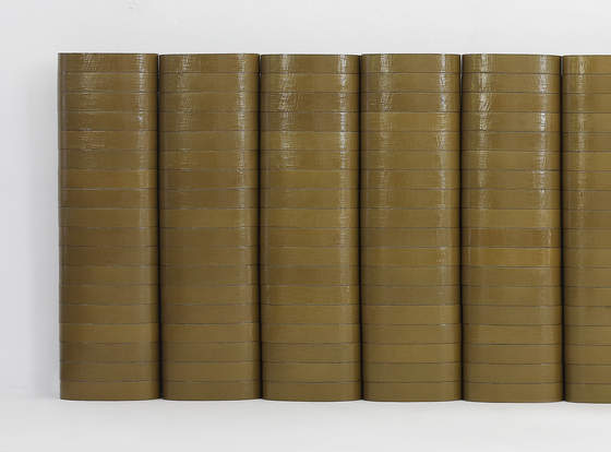 Piece by ottichil (traditional natural lacquering) artist Huh Myoung-wook [KOREA CRAFT & DESIGN FOUNDATION]