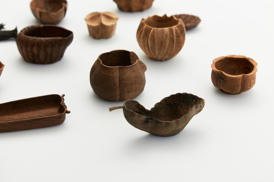 Pieces by tea house Goyeonsanbang in South Gyeongsang province [KOREA CRAFT & DESIGN FOUNDATION] 