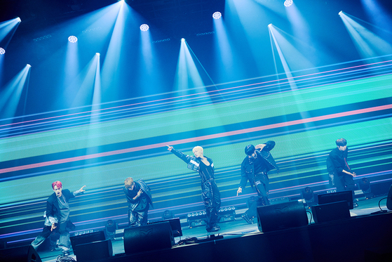 Boy band TIOT performs its debut lead track ″Rock Thang″ in a press showcase held Monday at the Shinhan Sol Pay Square in Mapo District, western Seoul, ahead of the EP's 6 p.m. release. [REDSTART ENM]