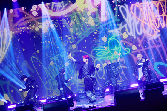 Boy band TIOT performs its debut lead track ″Rock Thang″ in a press showcase held Monday at the Shinhan Sol Pay Square in Mapo District, western Seoul, ahead of the EP's 6 p.m. release. [REDSTART ENM]