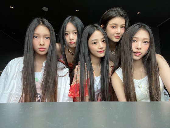 Girl group NewJeans [ADOR]