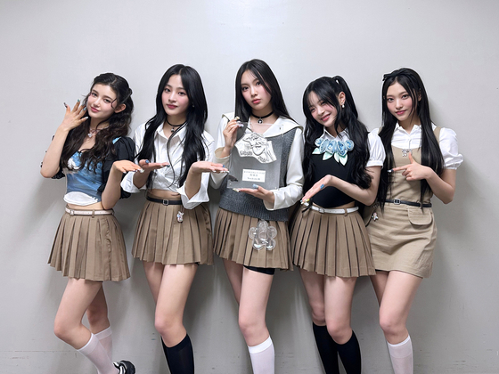 Girl group NewJeans [ADOR]