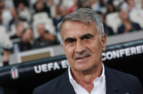 Then-Besiktas manager Senol Gunes waits for the Europa Conference League match against FC Lugano at Vodafone Park in Istanbul, Turkey on Oct. 5, 2023. [REUTERS/YONHAP] 
