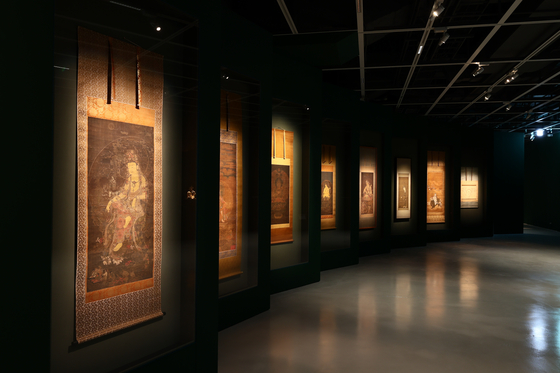 Installation view of ″Unsullied, Like a Lotus in Mud″ at the Hoam Museum of Art in Yongin, Gyeonggi [HOAM MUSEUM OF ART]