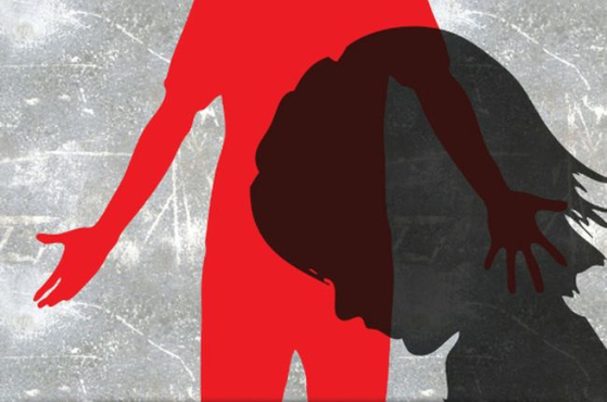 The Seoul High Court handed down prison sentences on Wednesday to five men who committed sexual offenses against underage students. [JOONGANG PHOTO]
