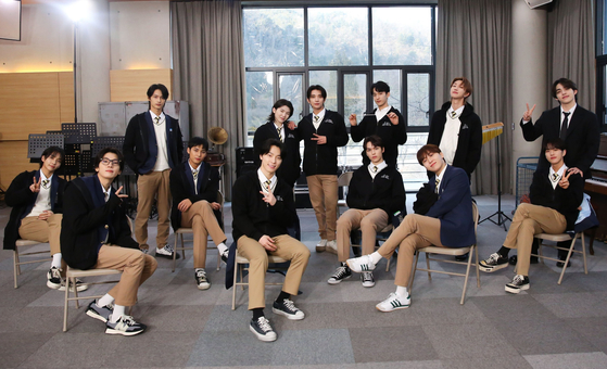 Boy band Seventeen [PLEDIS ENTERTAINMENT]