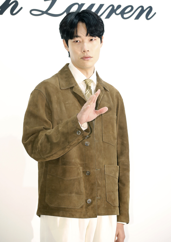 Actor Ryu Joon-yeol poses for the camera at a fashion brand event in Gangnam District, southern Seoul, on March 19. [NEWS1] 