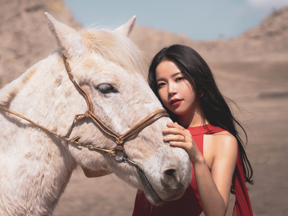 Mamamoo's Solar released her second EP, "Colours," in April. [RBW]
