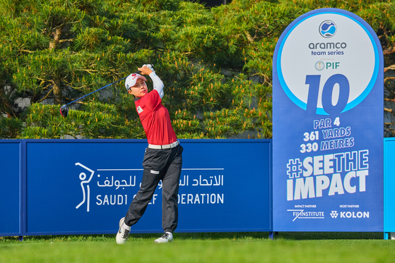 Kim Hyo-joo hits a shot during the Aramco Team Series presented by Public Investment Fund at the New Korea Country Club in Goyang, Gyeonggi on Friday. [ARAMCO TEAM SERIES]