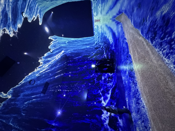 A Parallel Universe, one of the 18 zones at Le Space, an immersive media art exhibition [YIM SEUNG-HYE] 