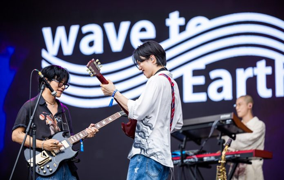 Wave to Earth [GETTY IMAGES]
