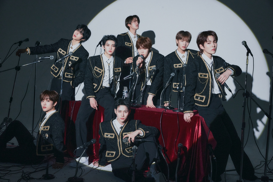 Boy band LUN8 [FANTAGIO]
