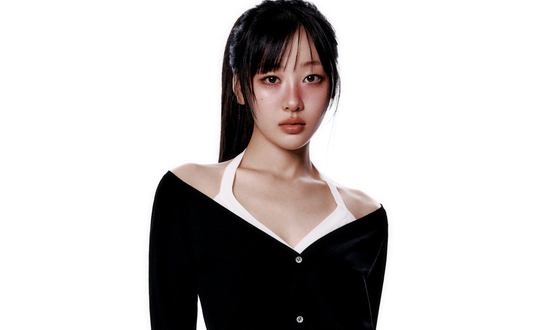 Yves of the now-disbanded girl group Loona [PAIX PER MIL]