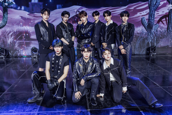 Boy band ZeroBaseOne poses for the camera during the band's press showcase held Monday at the Blue Square Mastercard Hall in central Seoul. [WAKEONE]