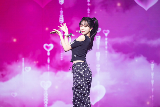 Jo Yuri performs "Love Shhh!" during Thursday's showcase for her new EP "Op.22 Y-Waltz : in Major." [WAKEONE ENTERTAINMENT]